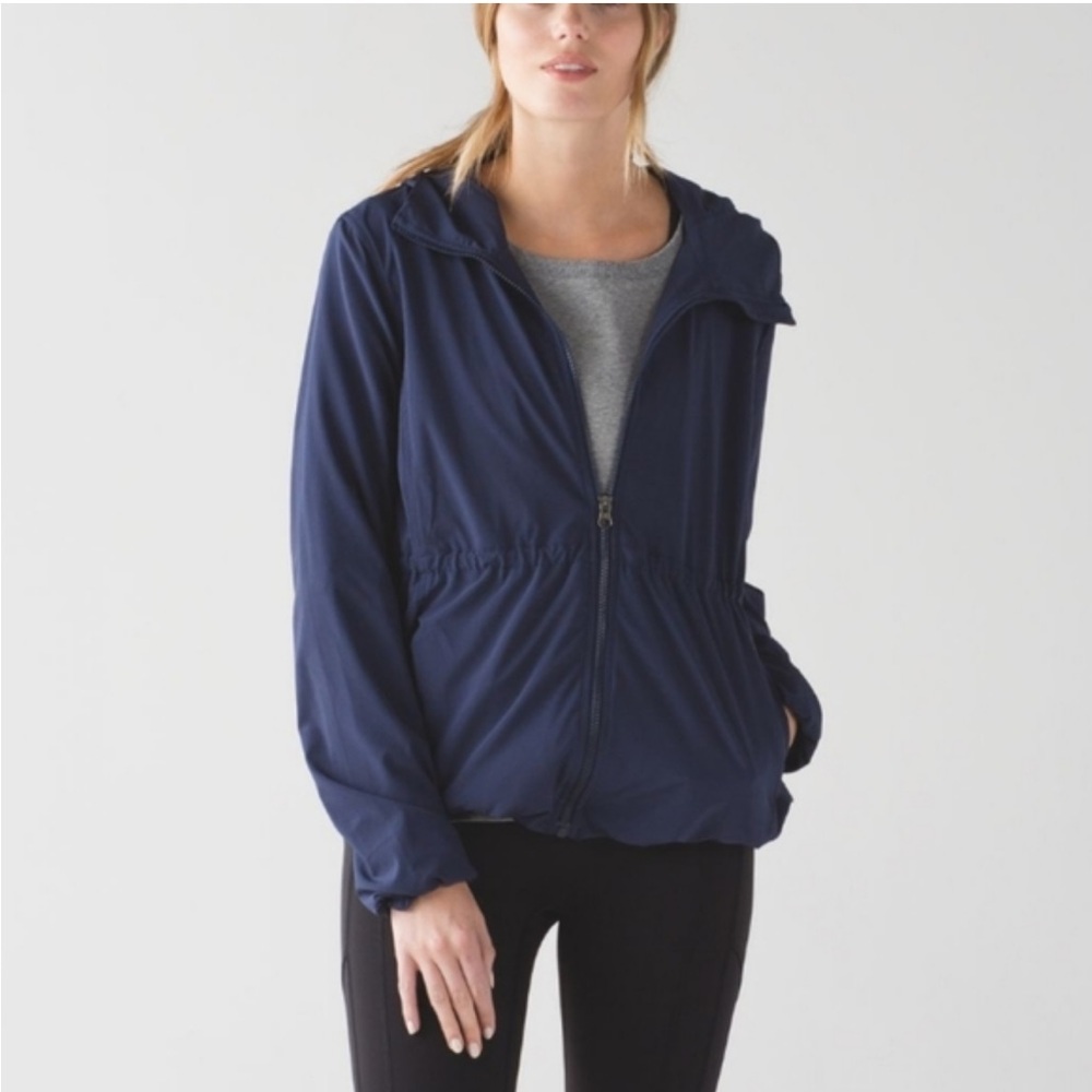 lululemon lightweight ‘Belle’ navy jacket, sz 4